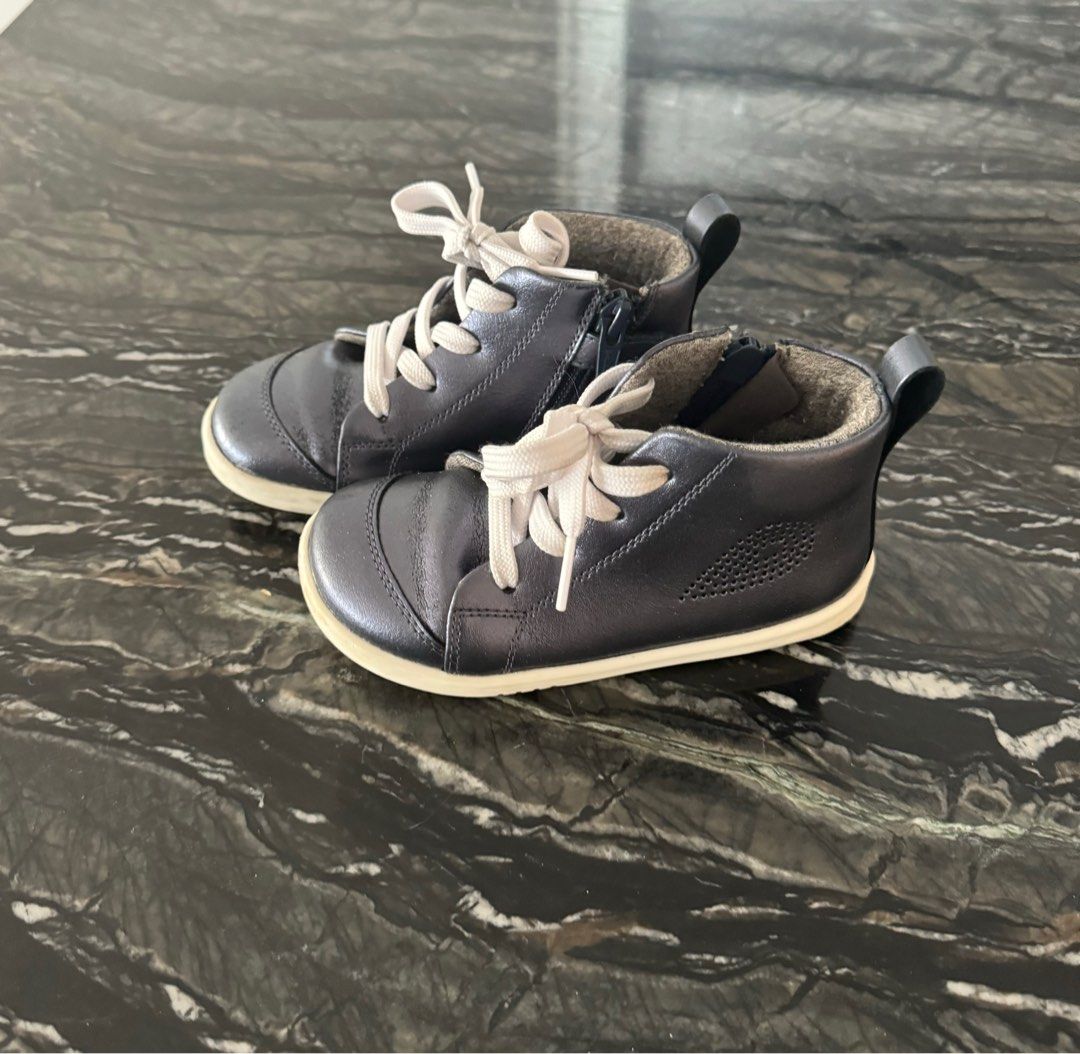 Bobux sneakers top
