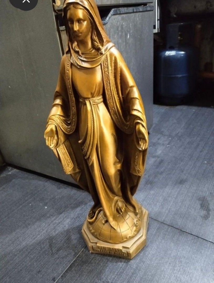 Brass huge mama Mary statue display (Category: Religious Items) located in Manila. Submitted by kurukutuk (Listing ID 1329109857, Image 3). Description: brass huge mama Mary statue display 27 x 10 inches HxL made of brass.