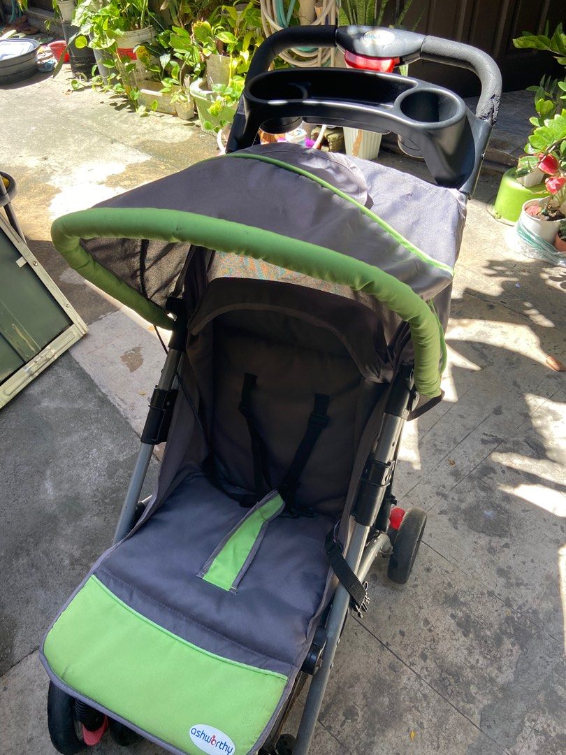 Car seat with stroller (Category: Car Seats) located in San Juan City. Submitted by sophiespell (Listing ID 1329206866, Image 2). Description: Sold As set As is where is. Bawal sa maarte.