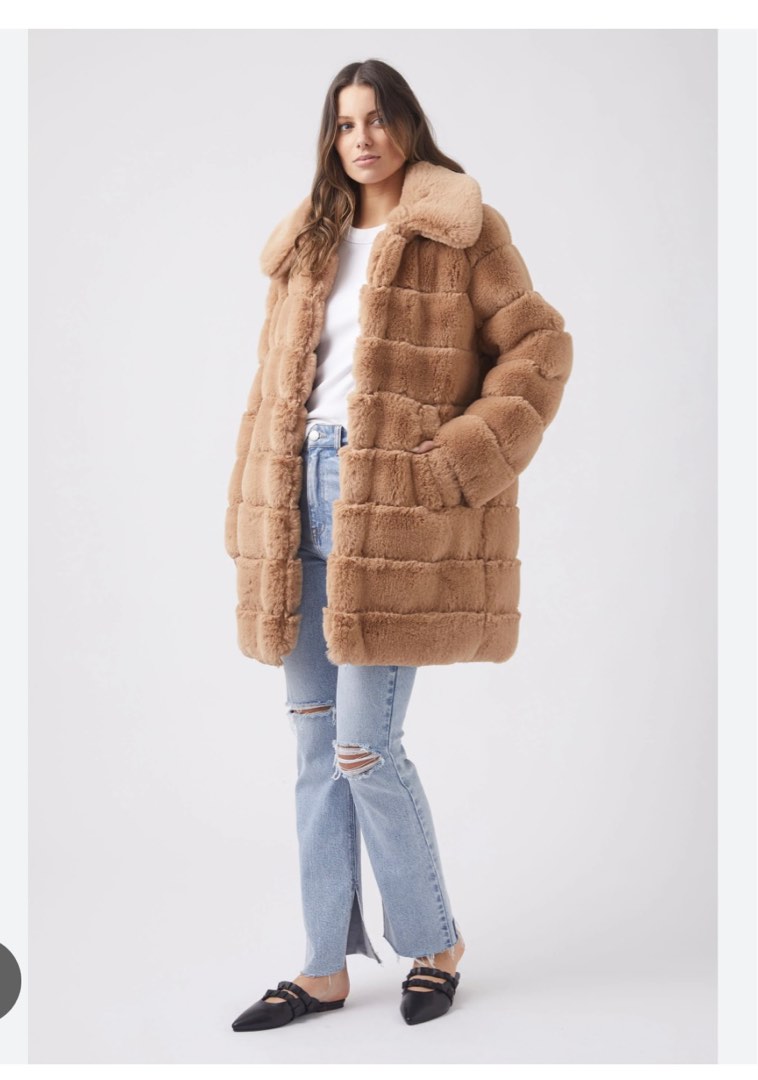 Decjuba aspen faux fur coat, Women's Fashion, Coats, Jackets and