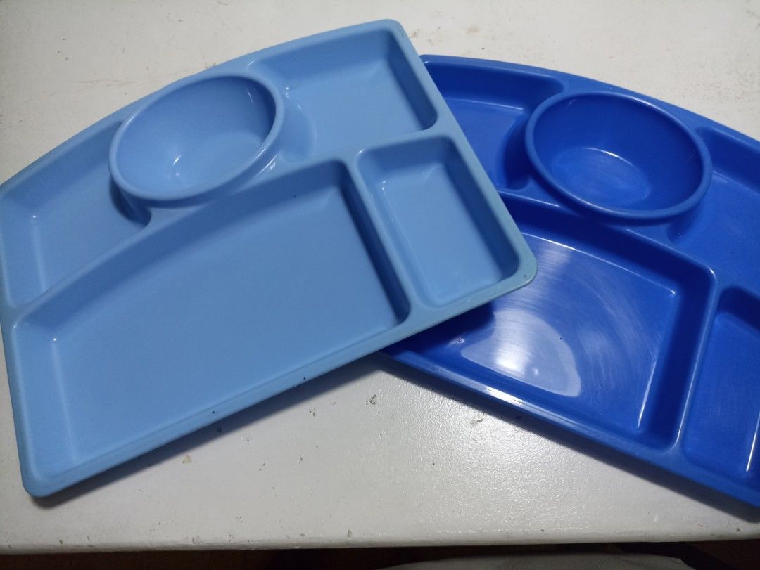 2pcs divider plate (Category: Weaning & Toddler Feeding) located in Caloocan City. Submitted by jokrystal1830 (Listing ID 1329208005, Image 2). Description: 120 for 2pcs light blue and dark blue divider plate.