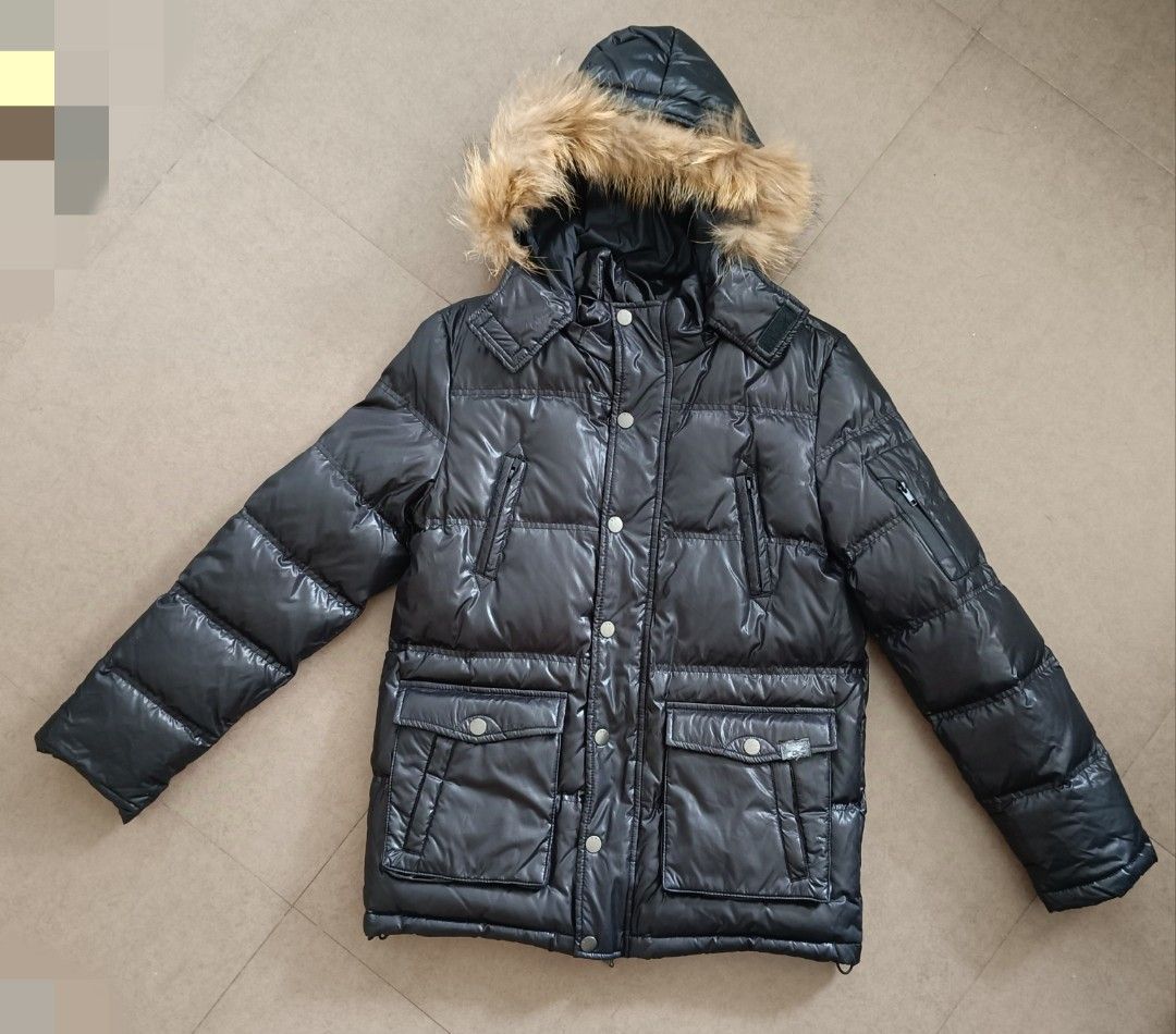 Down jacket (Category: Coats, Jackets and Outerwear) located in Singapore. Submitted by gyminsideout (Listing ID 1329143359, Image 1). Description: 44 cm shoulder 51 chest 63 cm sleeve 70 cm length strings at the bottoms allow you to tighten the bottom to avoid wind getting in.