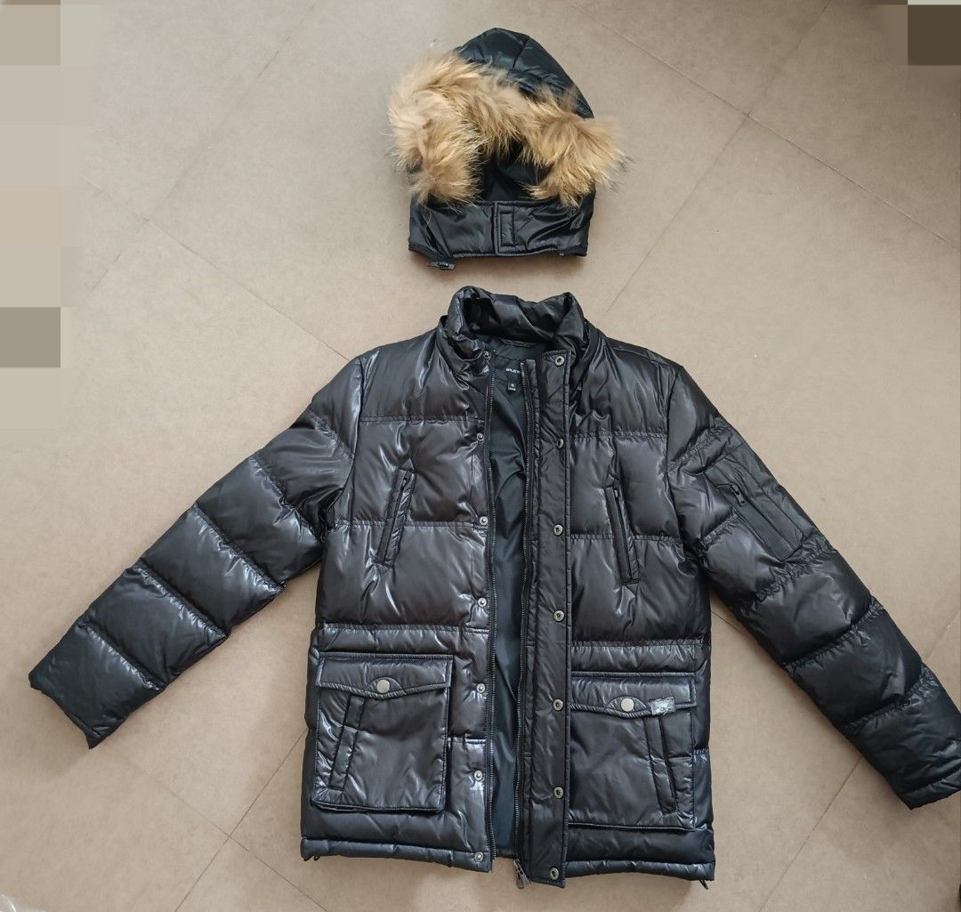 Down jacket (Category: Coats, Jackets and Outerwear) located in Singapore. Submitted by gyminsideout (Listing ID 1329143359, Image 2). Description: 44 cm shoulder 51 chest 63 cm sleeve 70 cm length strings at the bottoms allow you to tighten the bottom to avoid wind getting in.