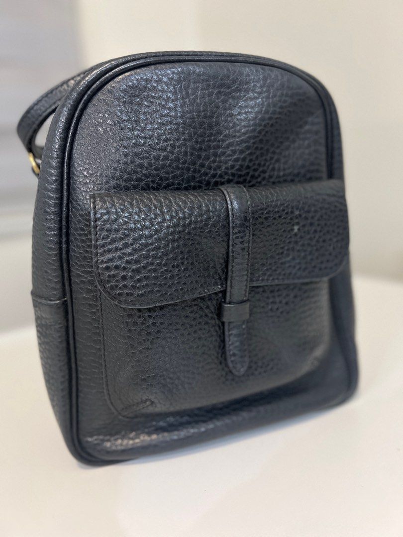 ✨Fino Leatherware Convertible Bagpack✨ (Category: Luxury Bags & Wallets) located in Pasay City. Submitted by chii.b (Listing ID 1329136260, Image 3). Description: ✨Fino Leatherware Convertible Backpack✨ 〰️Original / money back guarantee 〰️Full pebbled leather black color 〰️ Fabric interior lining Inclusions: none Condition: 9/10 🤩 📍Pasay, Manila 🛍️ 📩DM us for inquiry❣️😉.