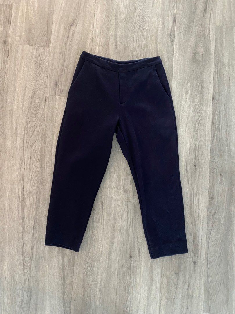 In Good Company IGC navy blue crop pants (Category: Other Bottoms) located in Singapore. Submitted by chicgirlfriend (Listing ID 1329163389, Image 1). Description: Washed by never worn. Material is structured and thicker..
