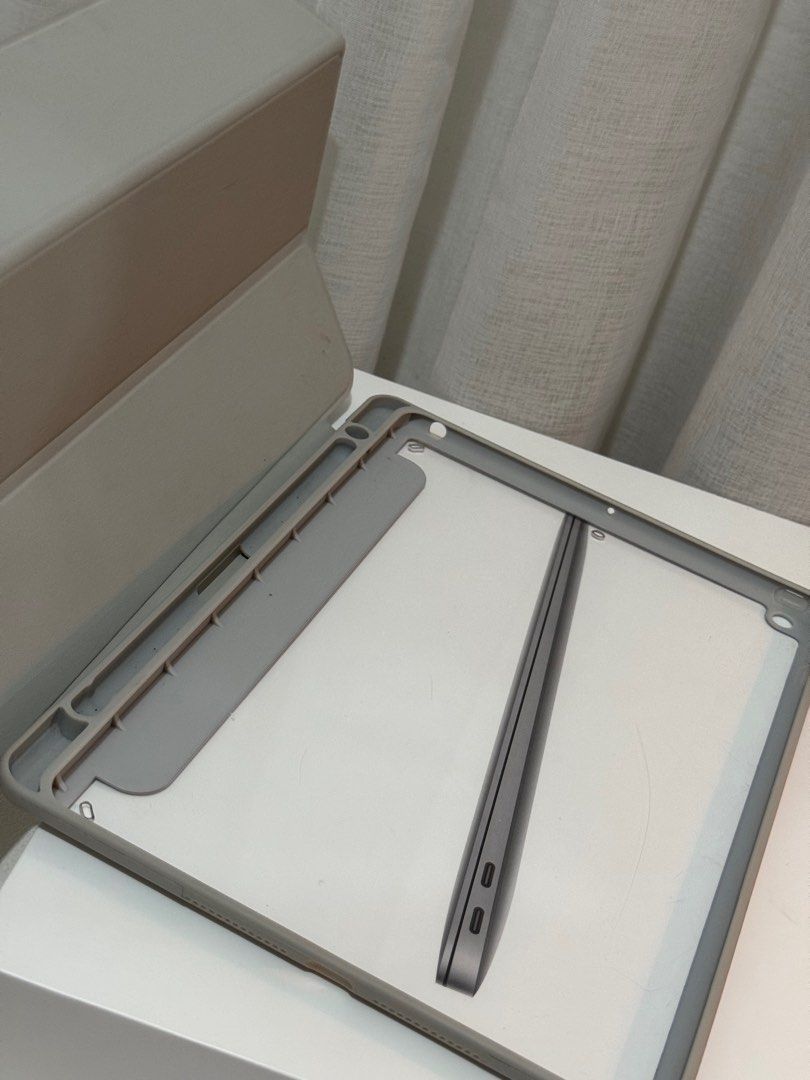 Ipad 7th gen 10.2 case (Category: Cases & Sleeves) located in Muntinlupa City. Submitted by everything_etc. (Listing ID 1329263083, Image 2). Description: .