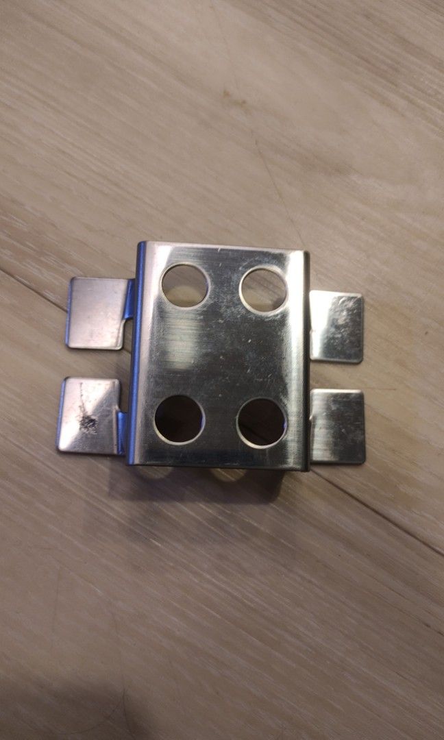 Iu unit bracket (Category: Motorcycle Accessories) located in Singapore. Submitted by hdr18 (Listing ID 1329228049, Image 1). Description: Iu unit bracket.