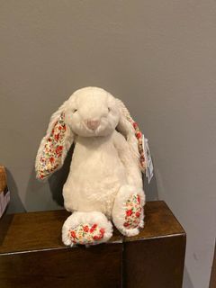 (Category: ) located in . Submitted by zhi1990 (Listing ID 1329111747, Image 1). Description: .