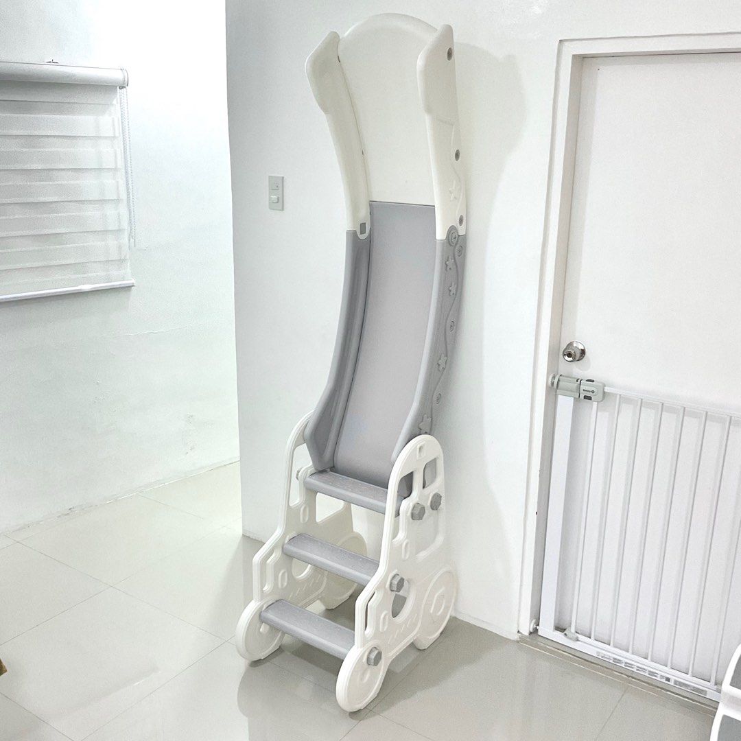 [OnHand] Kids Indoor Slide (Category: Infant Playtime) located in Batangas. Submitted by shylalorraine (Listing ID 1329231440, Image 2). Description: IMPORTANT: Shipping 1-2 days after payment confirmation and packing of item(s). Please understand we are hands-on parents and we struggle to balance work during weekdays while also taking care of our child. 🙏🏻 ———— Brand: Slide is from BYJ Toys RFS: Decluttering. We need space :( Original price bo