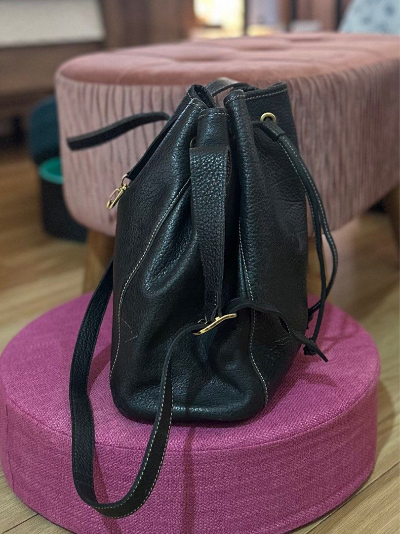 Vintage Longchamp Drawstring Bucket Bag (Category: Luxury Bags & Wallets) located in Rizal. Submitted by kimy1030 (Listing ID 1329138590, Image 3). Description: Longchamp Black Sheepskin Leather Bucket Bag made in France. Gold hardware in great condition. Classic Longchamp bag design made of high quality leather. Drawstring closure design versatile for both men and women. .
