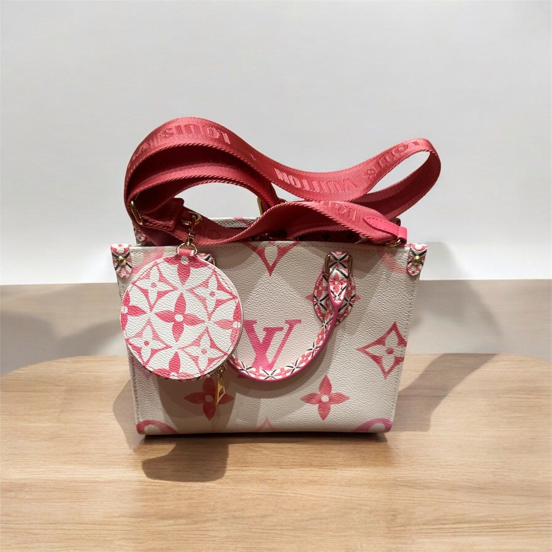 Louis Vuitton OnTheGo PM By The Pool Rose Pink M22976, 名牌