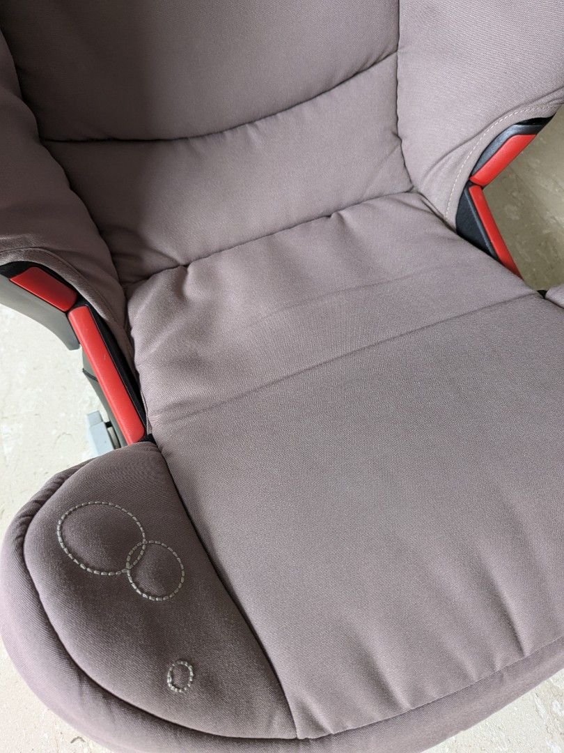 Maxi Cosi Ferofix car seat