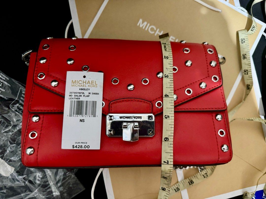 MICHAEL KORS KINSLEY MEDIUM FLAP (Category: Luxury Bags & Wallets) located in Paranaque City. Submitted by gnixia (Listing ID 1329161480, Image 3). Description: .