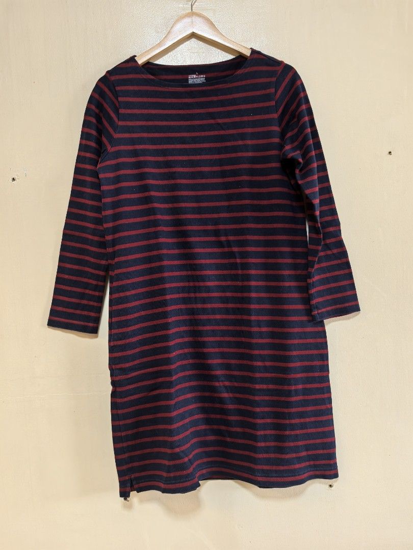 Muji cotton dress (Category: Dresses) located in Las Pinas. Submitted by otabe1182 (Listing ID 1329118586, Image 1). Description: Size L Color navy blue/maroon Decluttering.