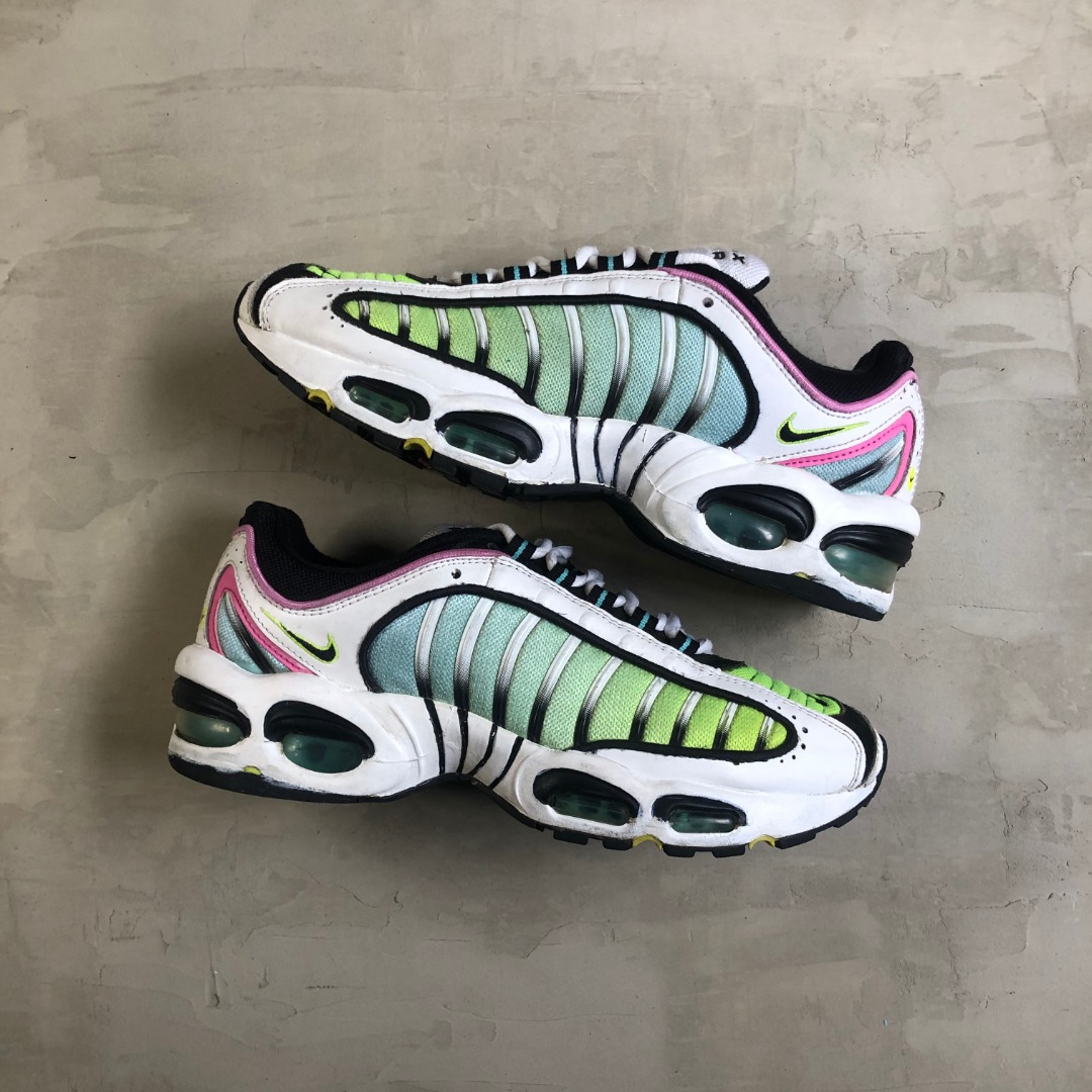 tailwind aurora green