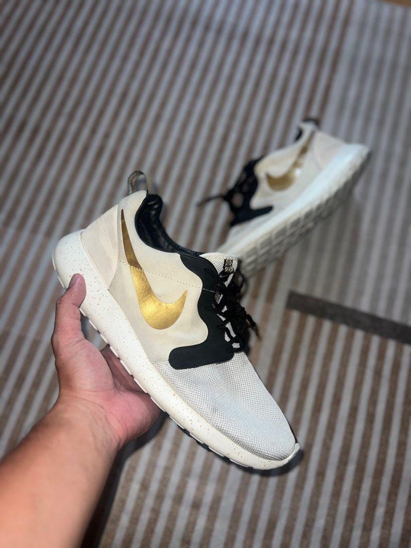 Nike roshe run gold trophy online