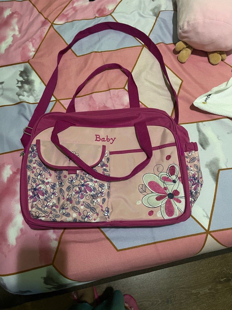 Preloved baby bag (Category: Diaper Bags & Wetbags) located in Cainta. Submitted by jdcmd (Listing ID 1329244247, Image 1). Description: GUC Baby bag SF co buyer via lalamove grab gogo express or lbc only Payment first Gcash or bank From Cainta.