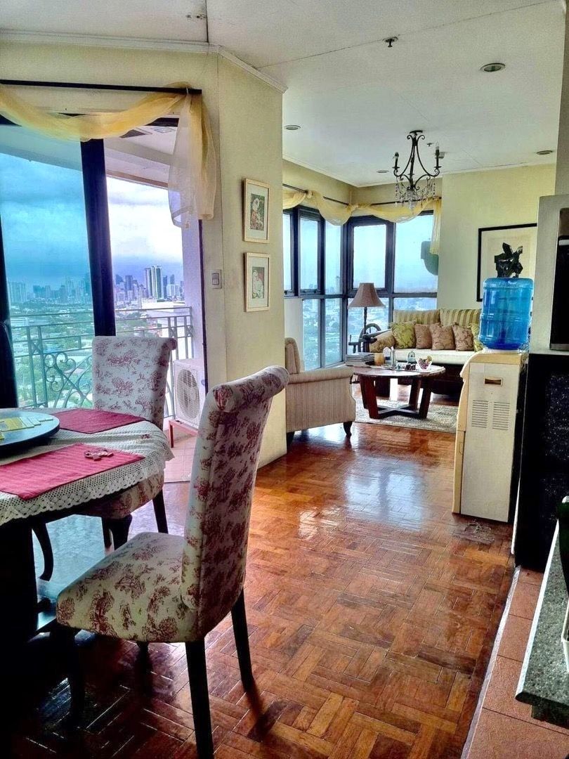 Photo inspiration: Gallery Detail: Rare 2 Bedroom Corner Loft With Panoramic Views In Le