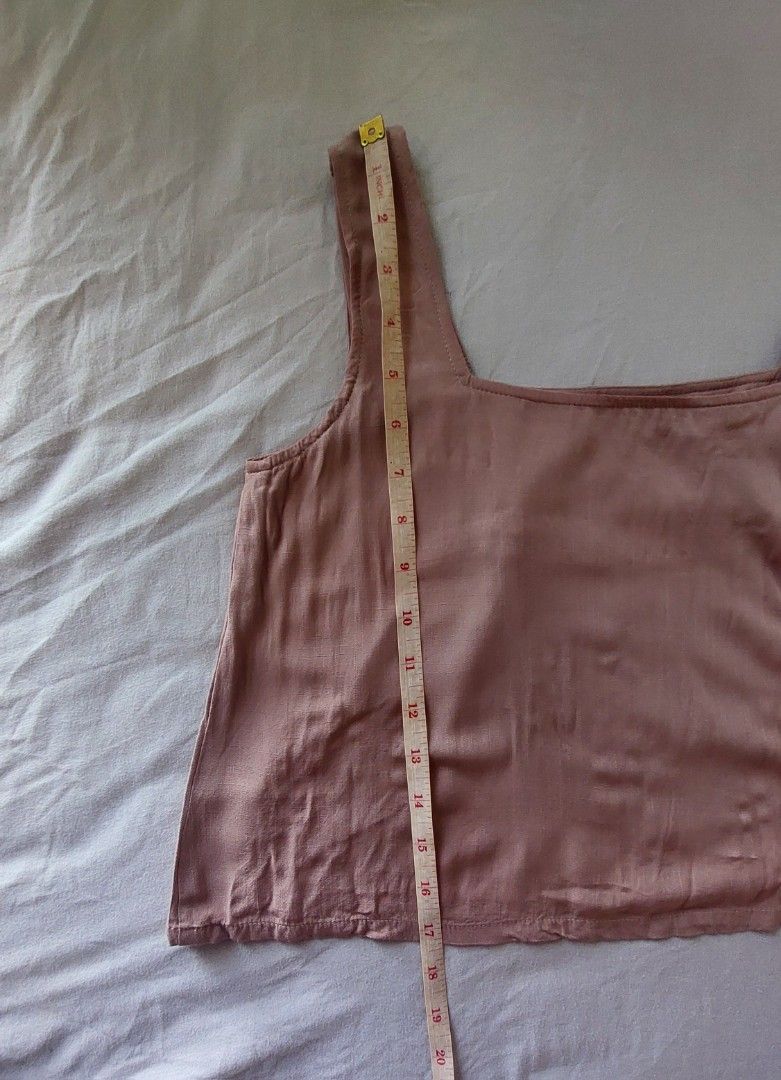 Taupe Sleeveless Linen Squareneck Top (Category: Sleeveless) located in Makati City. Submitted by allyrchives (Listing ID 1329215142, Image 2). Description: Nikocia Taupe Squareneck linen Top L: 16 in B: 32 - 34 in - originally 270 pesos - presko linen material Rfs: decluttering.