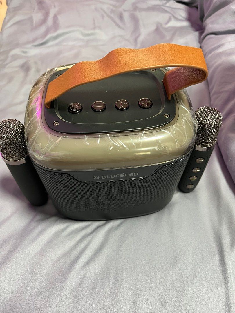 Wireless speaker and karaoke microphone455057642923632640