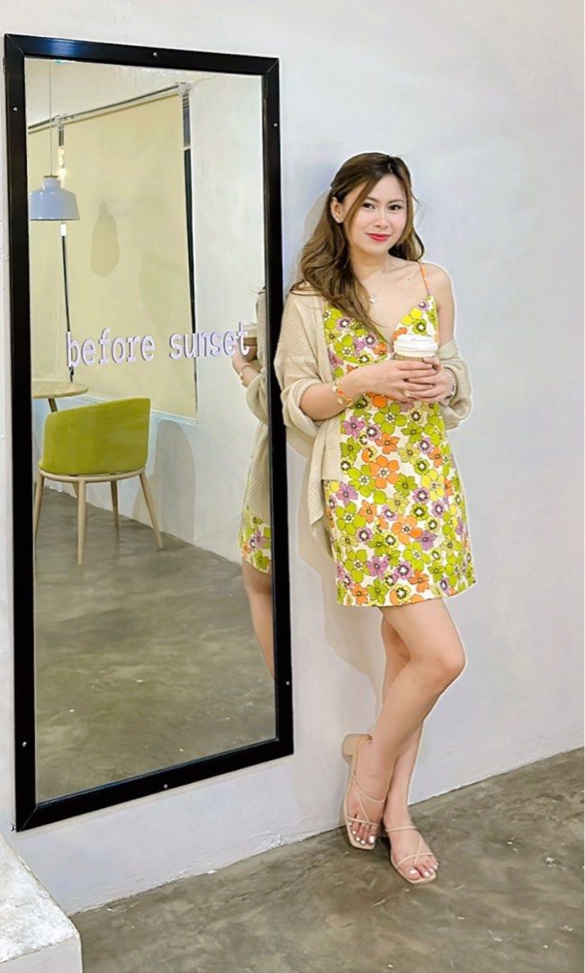 Zara Floral Dress (Category: Dresses) located in Quezon City. Submitted by divineschoice (Listing ID 1329279477, Image 1). Description: Used once Like new Xs on tag can fit up to small.