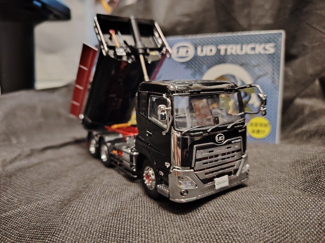 UDトラックス 　クオンダンプカー　1/43 UD トラックス クオンダンプトラック 1/43