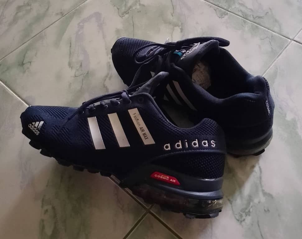 ADIDAS COMICS HOMBRE Men s Fashion Footwear Sneakers on Carousell
