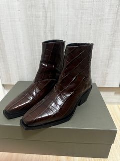 由 whateverhoho (刊登 ID 1329450574，圖片 1) 提交，位於 的 (類別：)，說明：。
