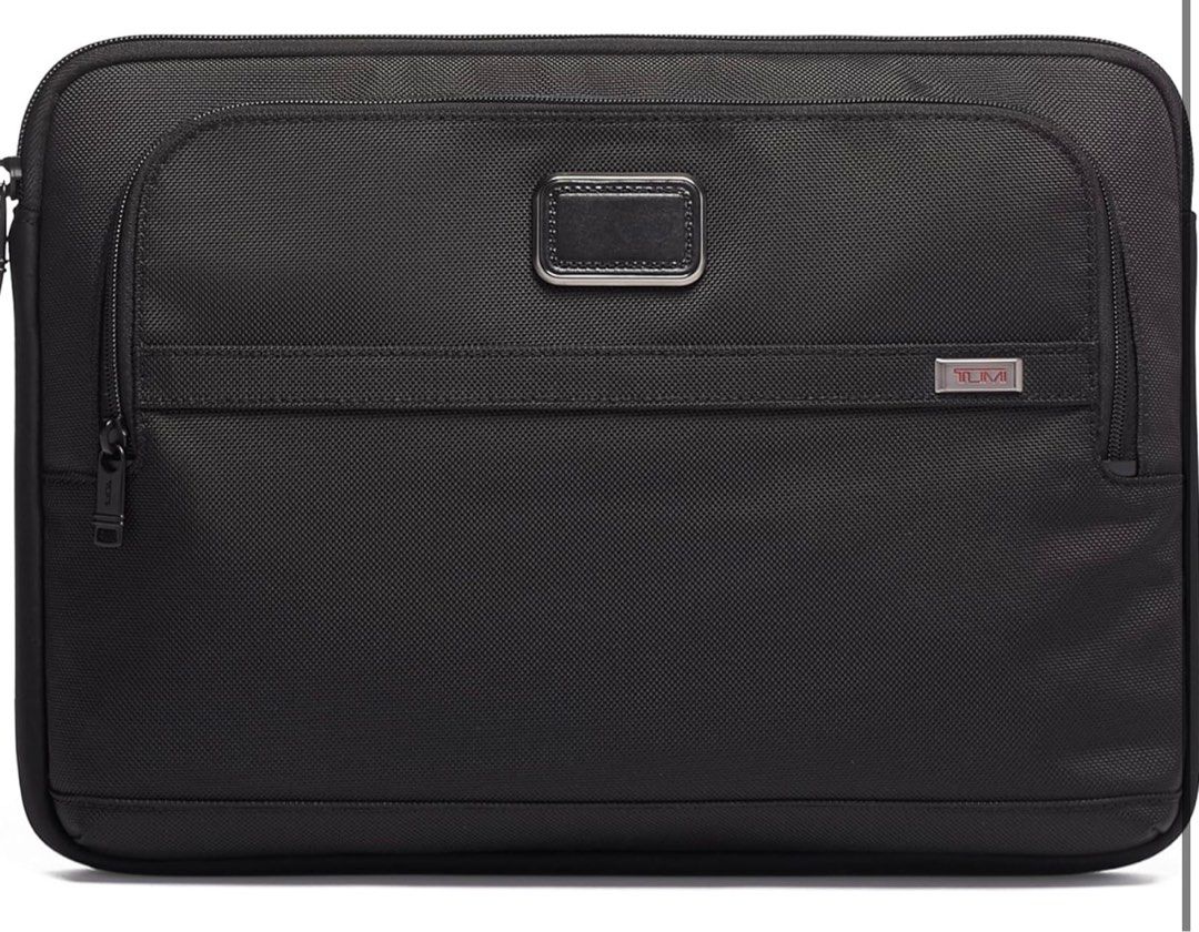 Tumi Alpha Laptop Cover - Protective Laptop Case (Category: Laptop Bags & Sleeves) located in Paranaque City. Submitted by edgeman168 (Listing ID 1329378534, Image 1). Description: Size: Large - 15 inch Brand new Authentic Product details About this item Fabric type Nylon Origin Tumi PH Closure type Zipper Lining Nylon.