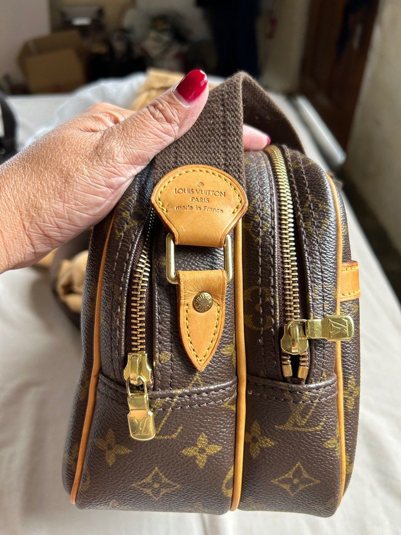 Authentic Louis Vuitton Reporter Bag (Category: Luxury Bags & Wallets) located in Dinalupihan. Submitted by hydzsalva (Listing ID 1329303860, Image 3). Description: Authentic Louis Vuitton Reporter Bag PM No issues, no foul smell, no cracks.