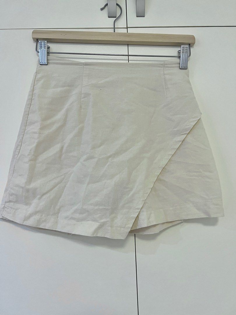 Beige Skort (Category: Shorts) located in Manila. Submitted by camicart (Listing ID 1329402842, Image 1). Description: Bought from Tiktok shop Non-stretch, fits up to 29 waistline.