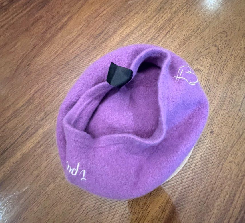 Beret, purple (Category: Hats & Beanies) located in Muntinlupa City. Submitted by secondchancechic (Listing ID 1329290018, Image 2). Description: .
