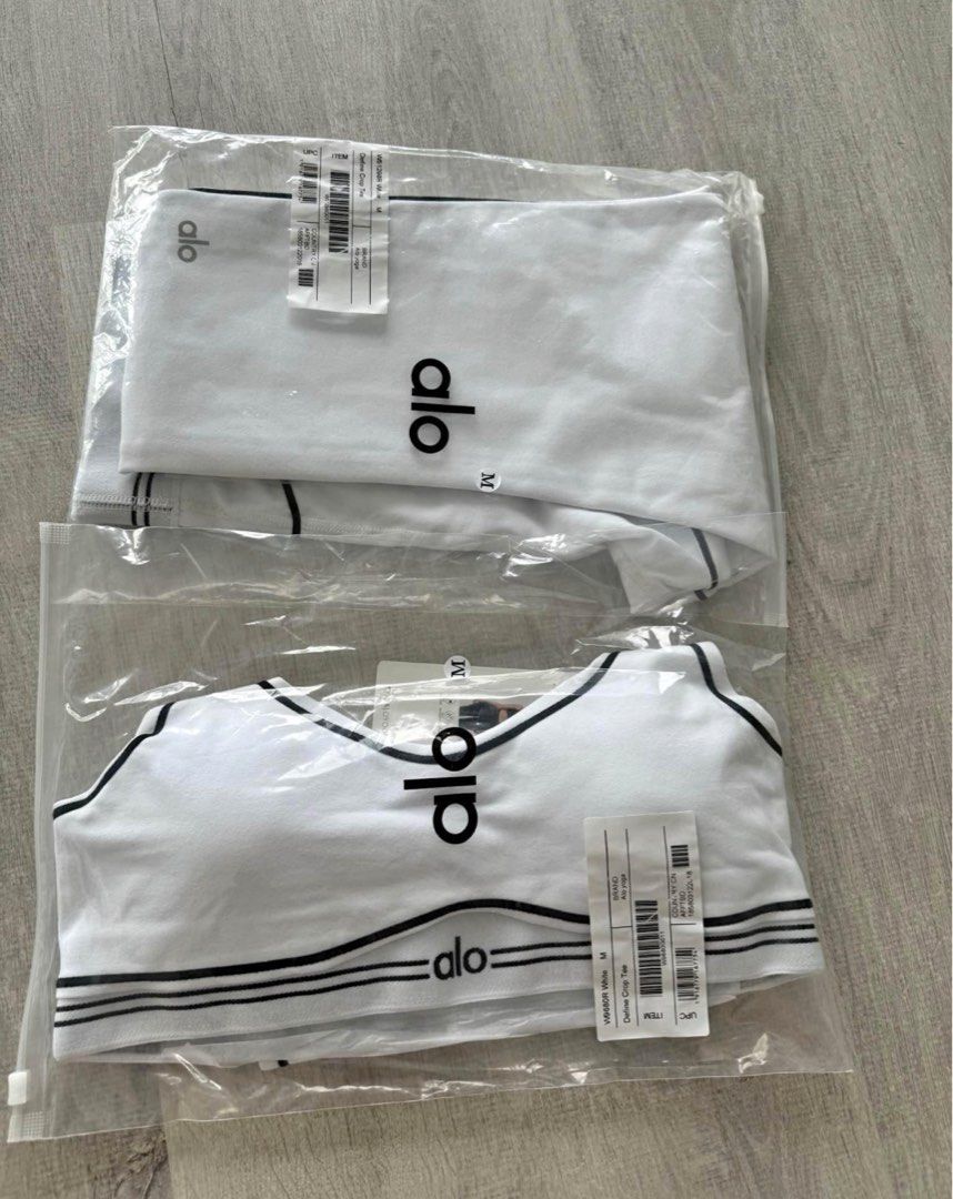 BNWT | Alo Heart throb set | White : Medium | Green : Small (Category: Activewear) located in Quezon City. Submitted by flourency (Listing ID 1329384855, Image 2). Description: BNWT | Sold as a set only. 6,500 each set. White - Small | Green - Medium Location: Rockwell / Katipunan .