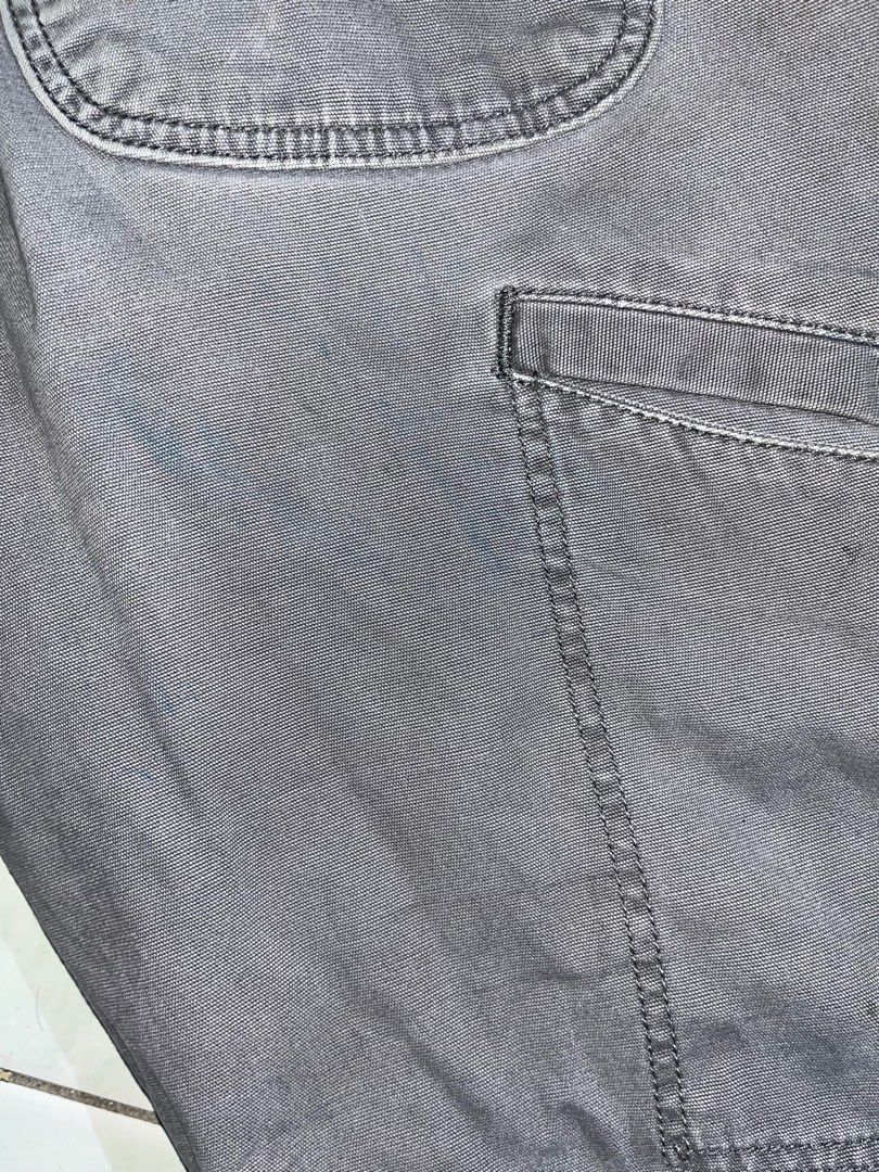 Carhartt Relaxed Fit (Category: Jeans) located in Calamba. Submitted by duckboy_03 (Listing ID 1329351889, Image 2). Description: Waist: 36 Issues: Oil stain and Glue stain Loc: Calamba, Laguna Courier: JnT + SF.