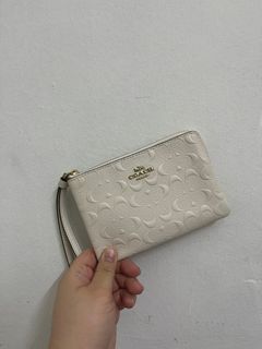 (Category: ) located in . Submitted by tt21.preloved (Listing ID 1329426909, Image 1). Description: .