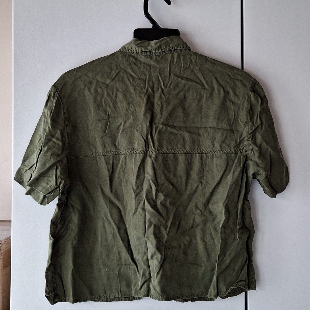 Cropped button down top (Category: Blouses) located in Singapore. Submitted by esstt (Listing ID 1329309869, Image 2). Description: Colour: Olive Green Best fits UK8-10 Shoulder 16.5",PTP 19", Length 18" +$2 for mailing Check out my profile for more listings!.