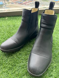 (Category: ) located in . Submitted by AMS_wardrobe (Listing ID 1329376474, Image 1). Description: .