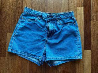 (Category: ) located in . Submitted by urthriftshop (Listing ID 1329371081, Image 1). Description: .