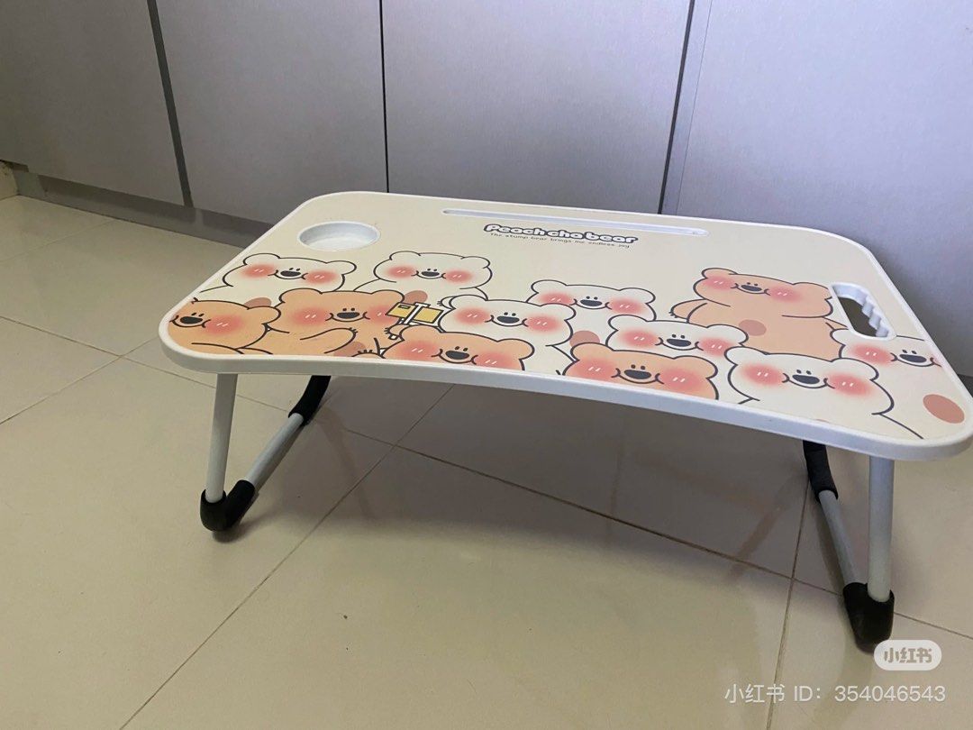 Foldable Table (Category: Tables & Sets) located in Singapore. Submitted by ypy312190173 (Listing ID 1329420740, Image 2). Description: .
