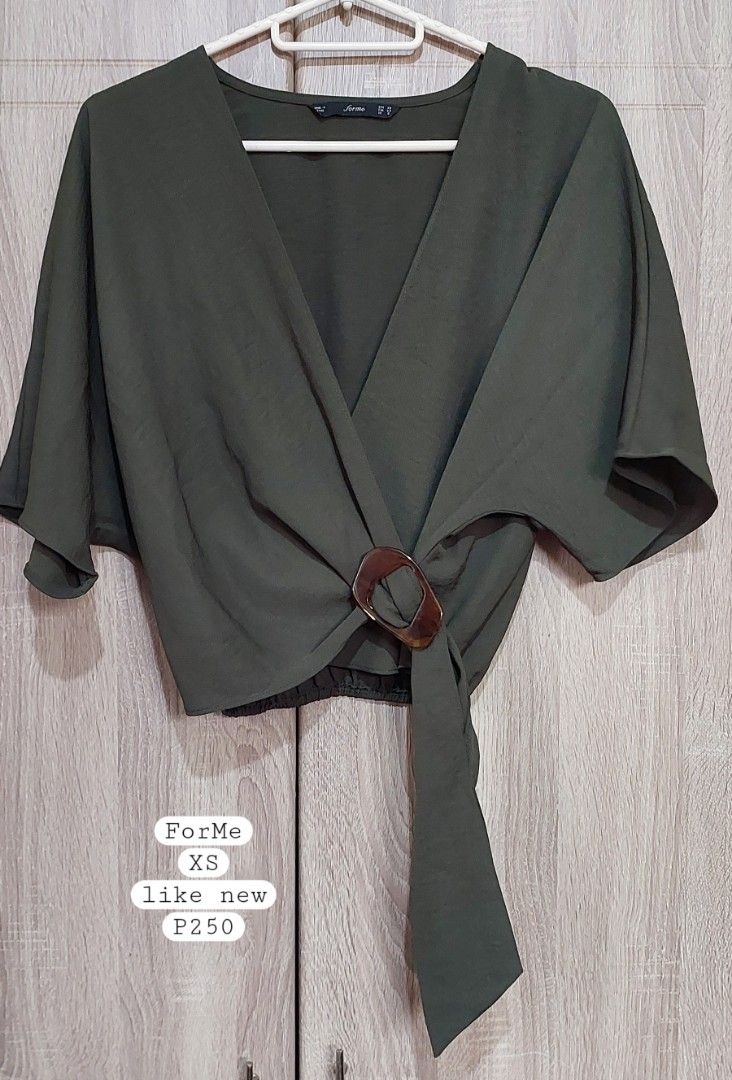 ForMe (Category: Blouses) located in Paranaque City. Submitted by nynadj (Listing ID 1329385196, Image 1). Description: XS like new store bought.