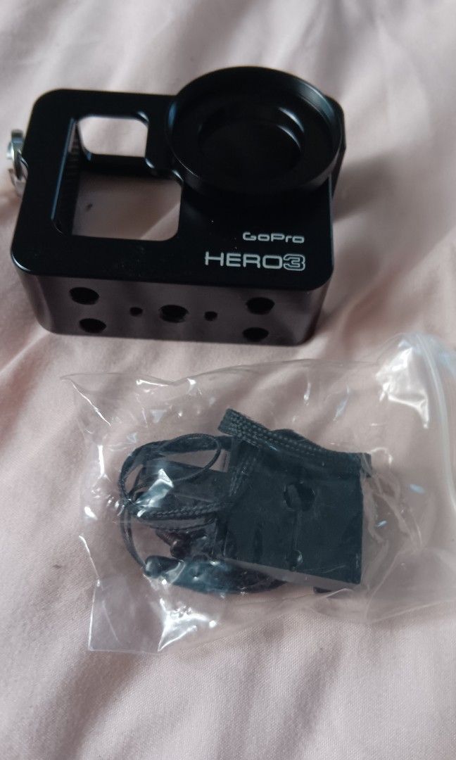 Go Pro Hero 3 Case (Category: Cameras) located in Caloocan City. Submitted by sassy1013 (Listing ID 1329458708, Image 1). Description: Go Pro Hero 3 hard metal case accesories included are as is..