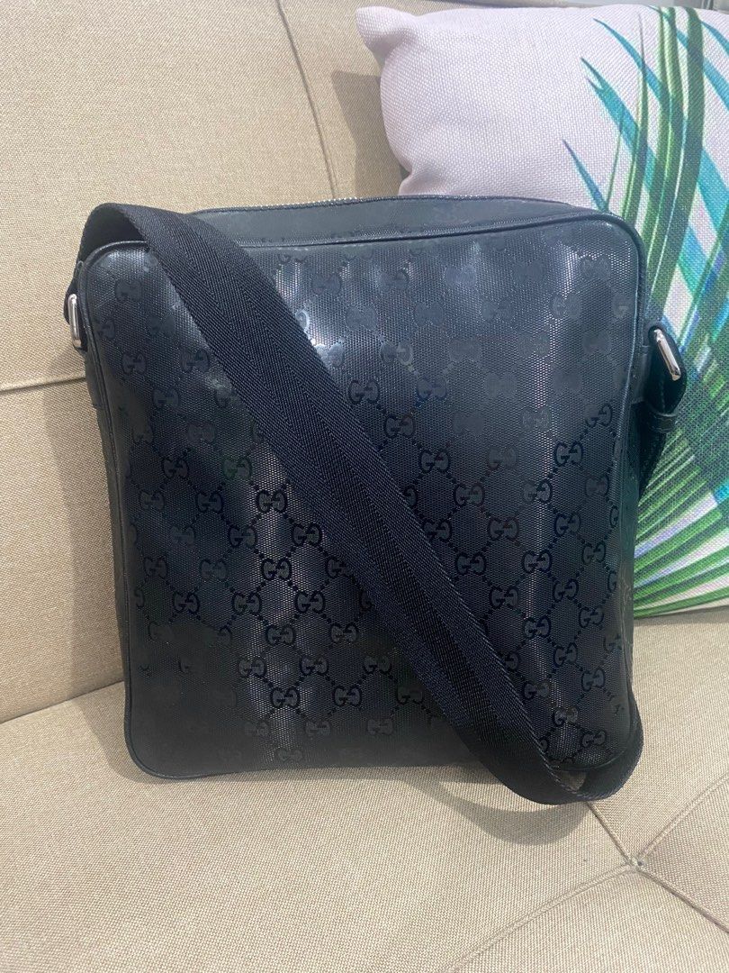 Preloved GUCCI Imprime GG Messenger Bag (Category: Luxury Bags & Wallets) located in Lucena. Submitted by madame_bagelia_collection (Listing ID 1329366913, Image 2). Description: Looks new Adjustable sling Silver tone hardware Source from Japan via jumbo box Dimensions: Length 25cm, 27cm, With 7cm.