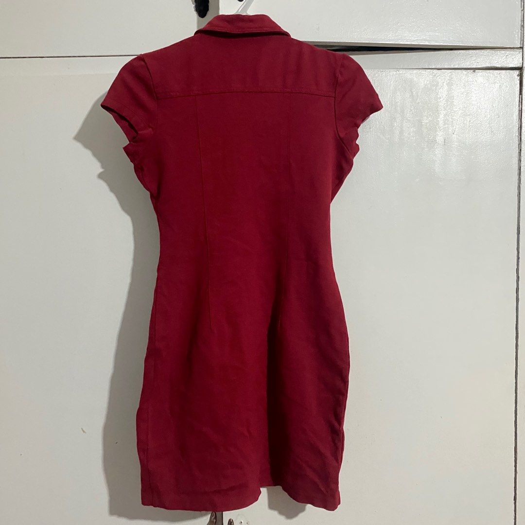 Guess maroon short sleeve dress (Category: Dresses) located in Tarlac. Submitted by danini__ (Listing ID 1329406119, Image 3). Description: Super love the tela, cotton!! Superb quality!! Size XS Best fits XS-S Price nego 🫶🏻 Free sf & random top for 1k++ purchases.