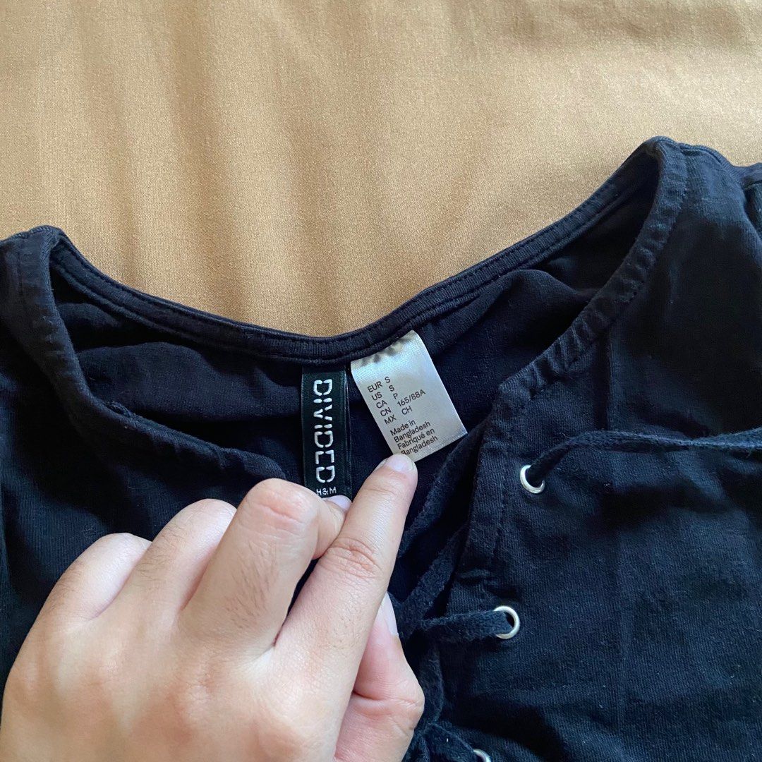 H&M Black Top (Category: Sleeveless) located in Quezon City. Submitted by cmsupreloved (Listing ID 1329326135, Image 2). Description: .