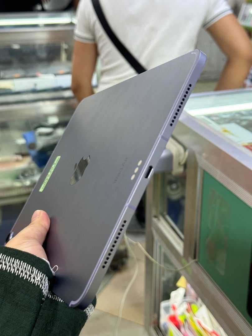 iPad Air 5 256GB Wifi Celullar No Issue (Category: iPad) located in Pasig City. Submitted by fairgadgetshop (Listing ID 1329339289, Image 3). Description: Buy/Sell/Trade/Swap Legit Seller w/ Physical Store Mabilis Kausap Installment via Credit Card, GGives, Gcredit, SPaylater and Billease with additional interest We accepting Brandnew or Secondhand iPad Pro Air 5 256GB WIFI / Celullar M1 Chip No Issue Working Face ID/Truetone No hidden Account/No