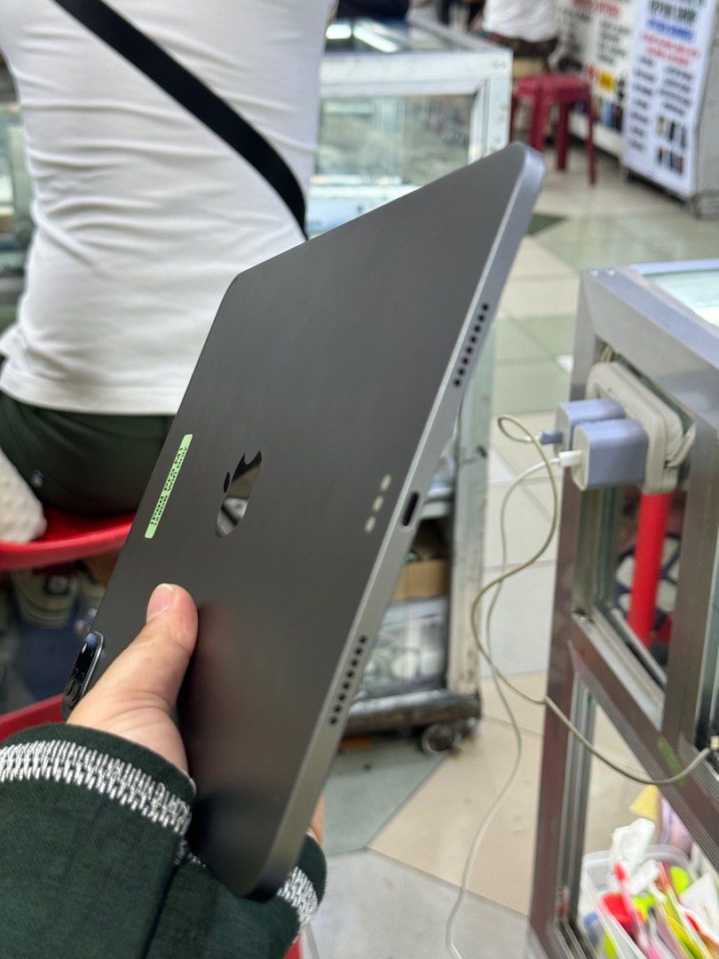 iPad Pro 11" 3RD GEN 128GB Wifi No issue (Category: iPad) located in Pasig City. Submitted by fairgadgetshop (Listing ID 1329339657, Image 3). Description: Buy/Sell/Trade/Swap Legit Seller w/ Physical Store Mabilis Kausap Installment via Credit Card, GGives, Gcredit, SPaylater and Billease with additional interest We accepting Brandnew or Secondhand iPad Pro 11" 3rd Gen M1 Chip 128GB Wifi No Issue Working Face ID/Truetone No hidden Account/No Iss
