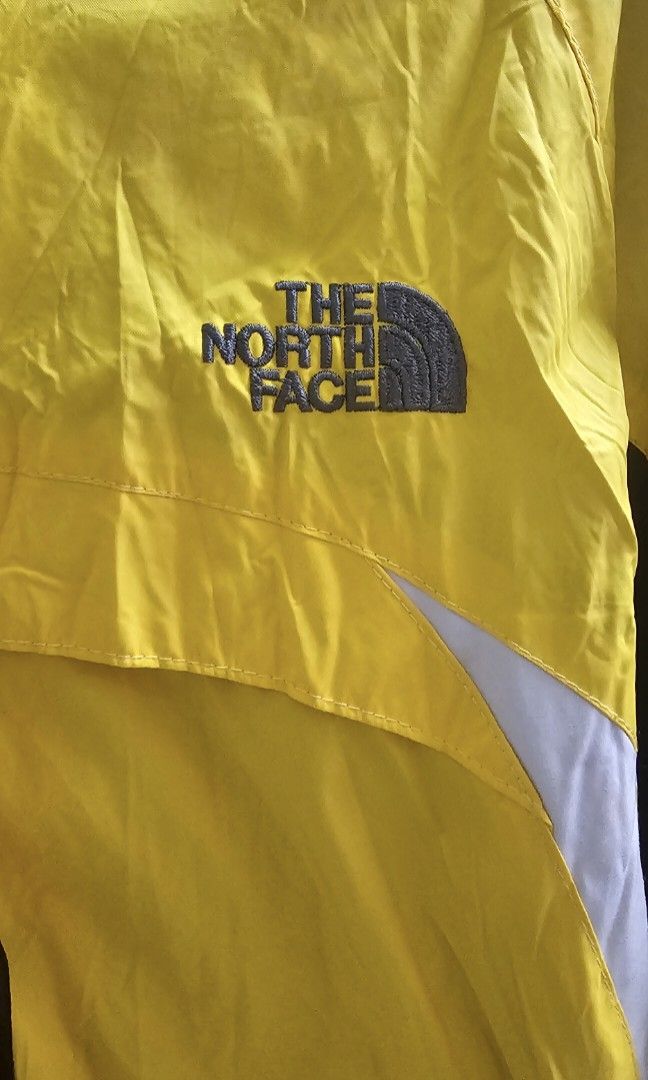 Jacket (Category: Coats, Jackets and Outerwear) located in Singapore. Submitted by lynntott (Listing ID 1329390746, Image 3). Description: Winter Wear- brand:The North Face Price Negotiable like new (worn once) price negotiable.