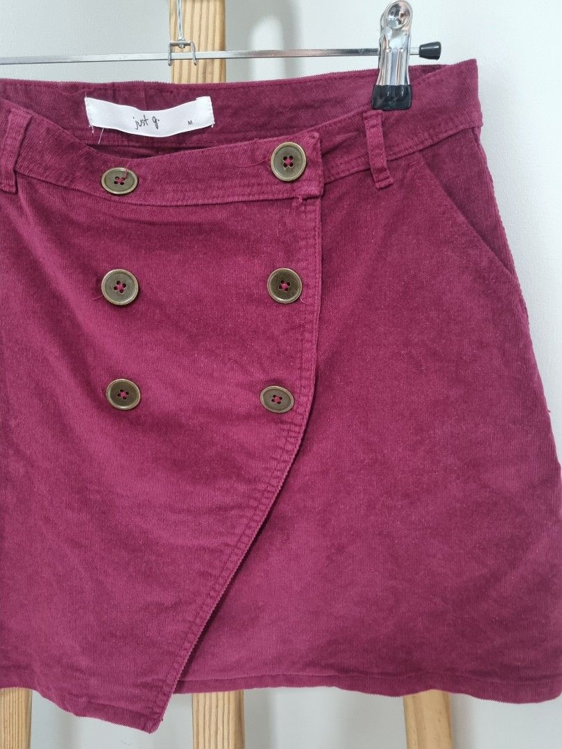 Just G velvet skirt (Category: Skirts) located in Mandaluyong City. Submitted by snsells (Listing ID 1329387462, Image 3). Description: .