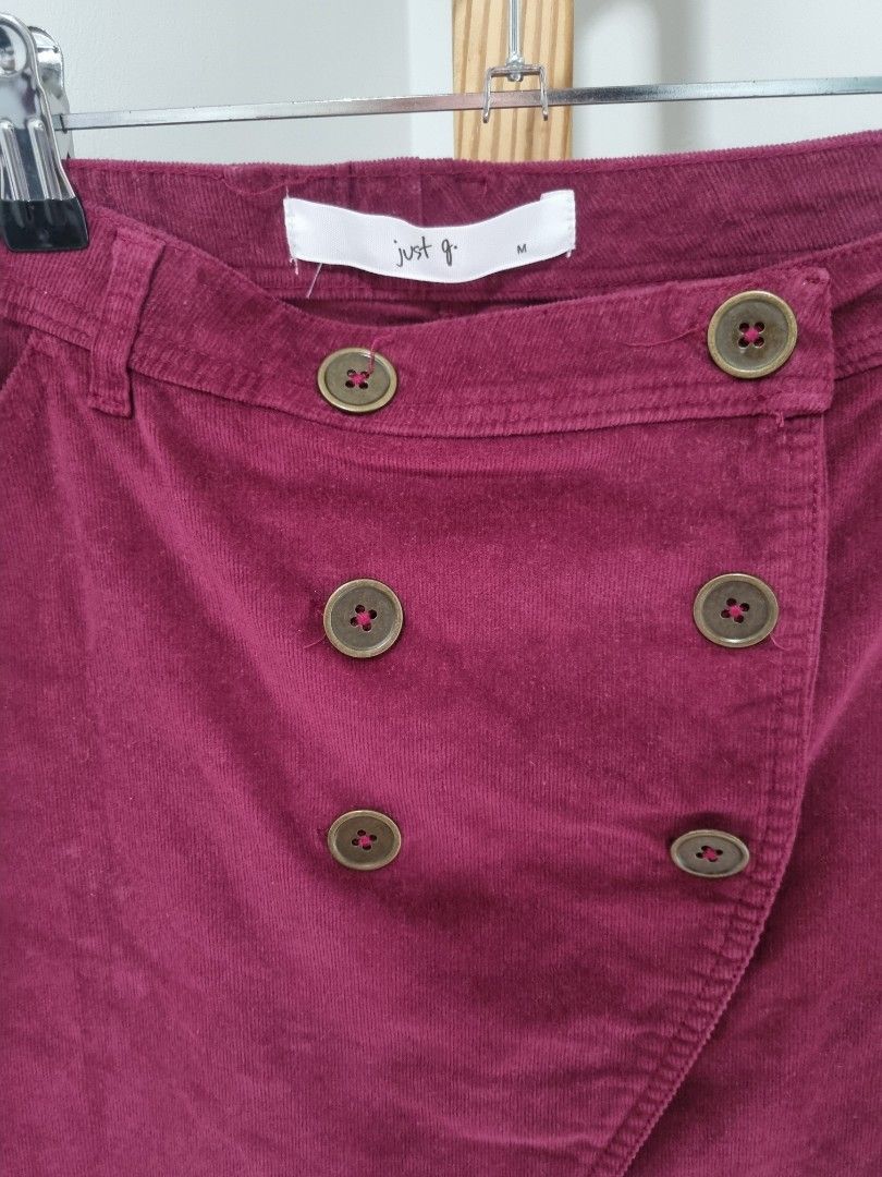 Just G velvet skirt (Category: Skirts) located in Mandaluyong City. Submitted by snsells (Listing ID 1329387462, Image 2). Description: .