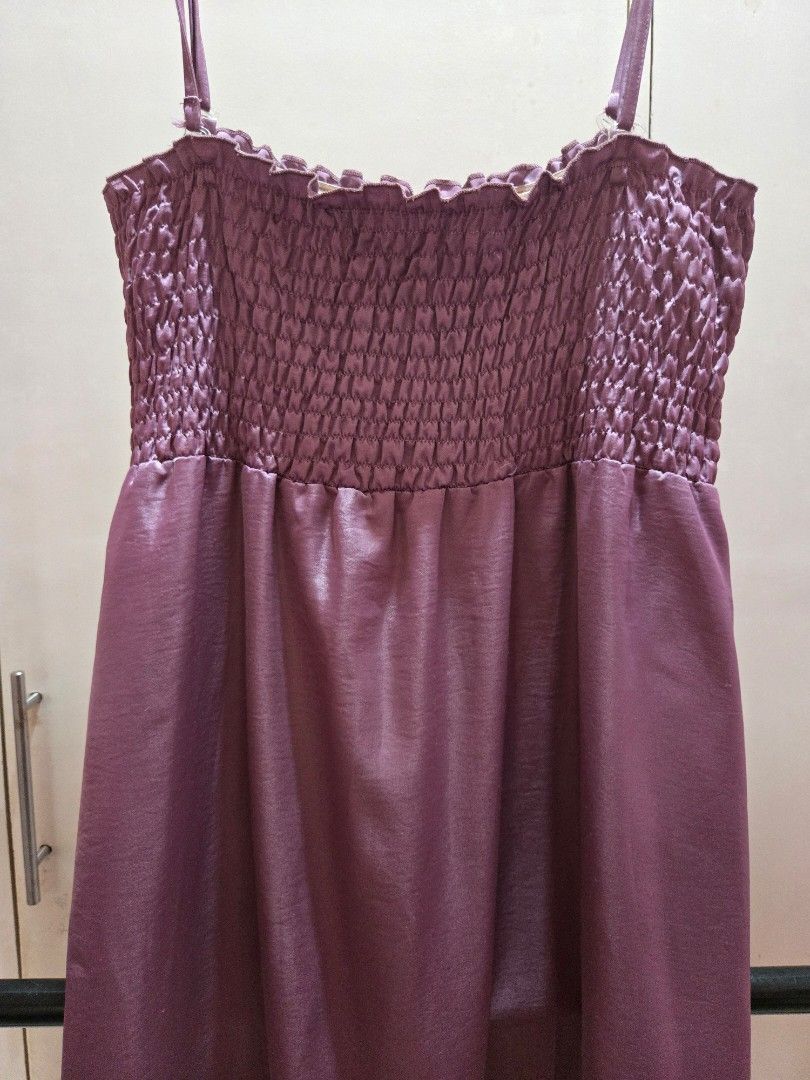 Maldita Silk Dress (Category: Dresses) located in Mandaluyong City. Submitted by ks_decluttering18 (Listing ID 1329287155, Image 3). Description: Loose / brittle garter comes with the orignal strap outer appearance of the dress in good condition.